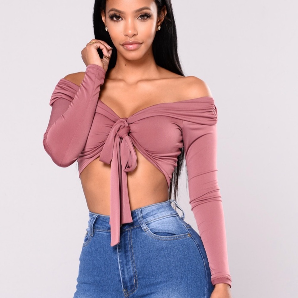 Fashion Nova Jazmine Off Crop Top